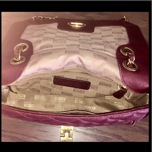 Michael Kors Kota Vivian Shoulder Flap Leather Bag - Picture 6 of 8